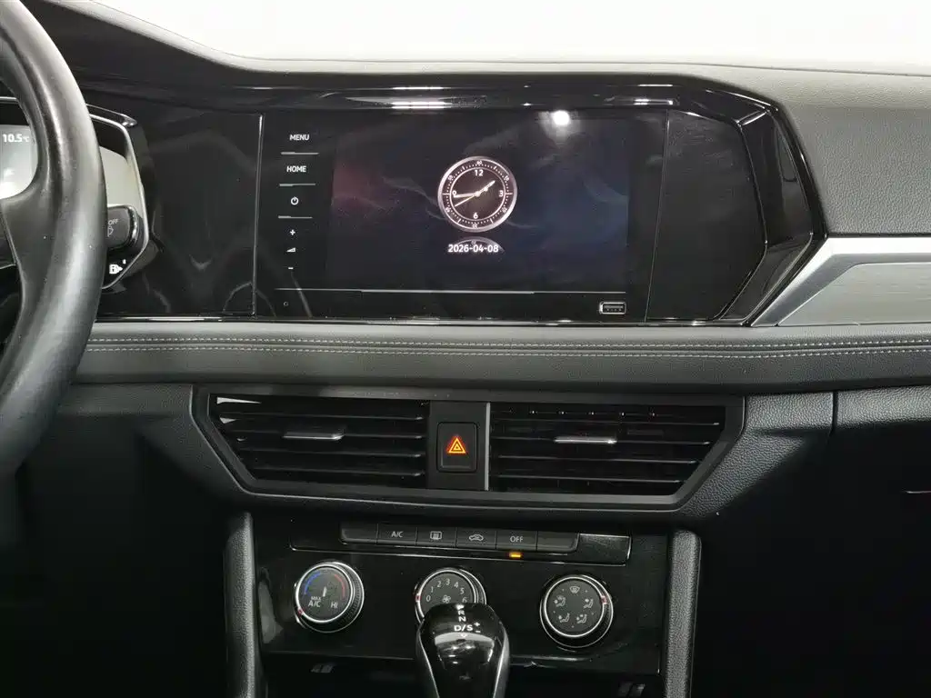 Volkswagen Sagitar 2021 200TSI DSG Surpassing Edition фото 12