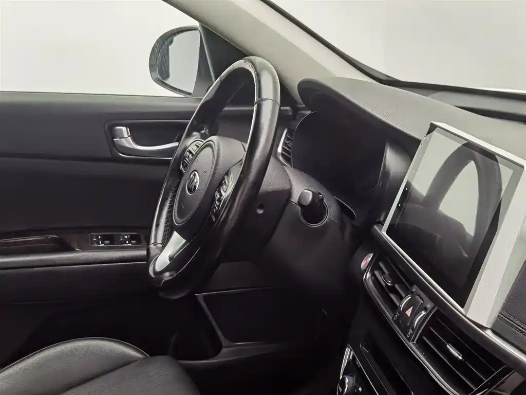 Kia K5 2016 2.0L Automatic LUX фото 22