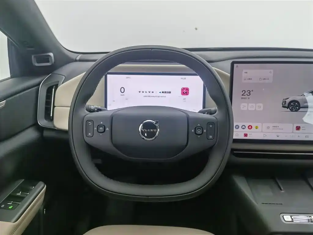 VOLVO XC70 PLUG-IN HYBRID