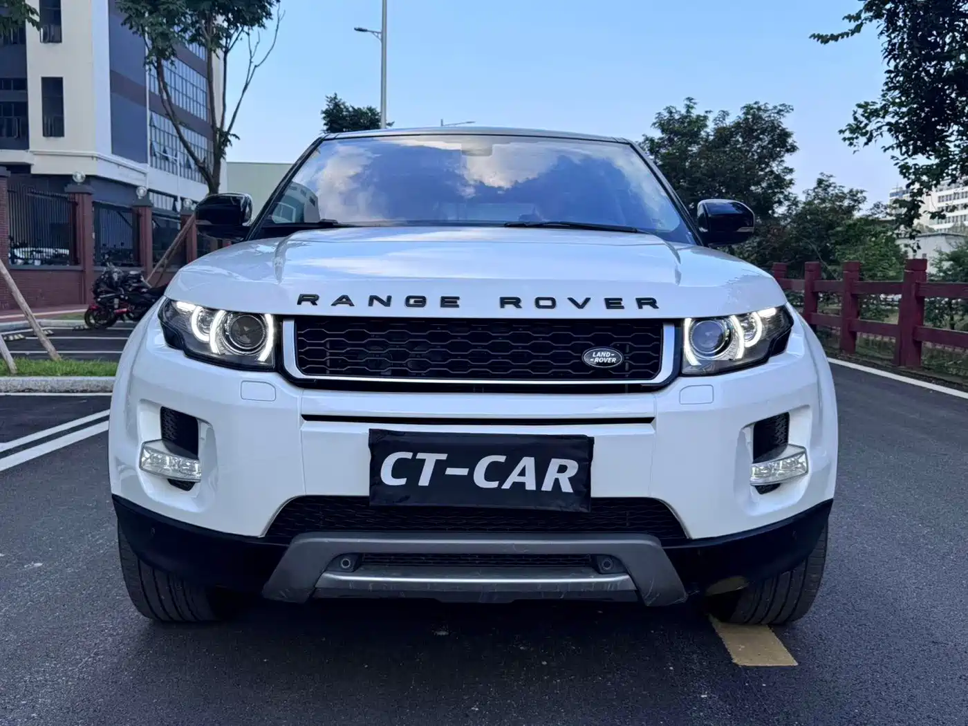 Land Rover Range Rover Evoque (Import) 2012 2012 2.0T 5-door Premium Edition