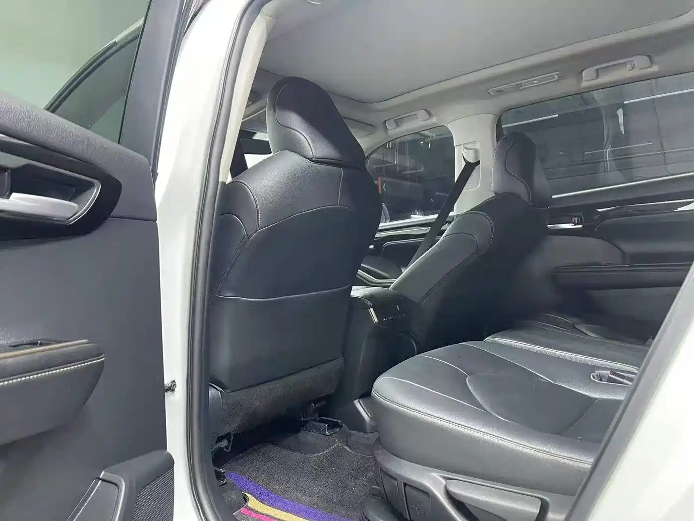 Toyota Highlander 2024 2.5L Smart Hybrid 4WD Premium 7-seater фото 5