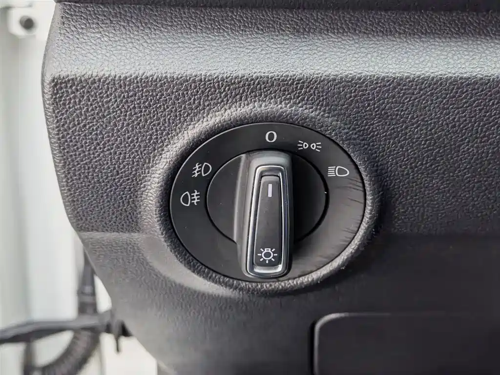 Volkswagen T-ROC 2021 280TSI DSG 2WD Comfort Smart Connect Edition фото 21
