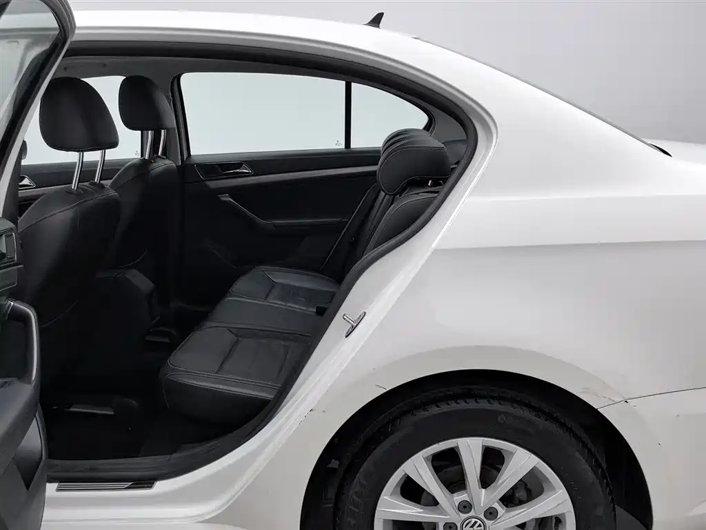 Volkswagen Lavida 2015 230TSI DSG Comfort Edition фото 15
