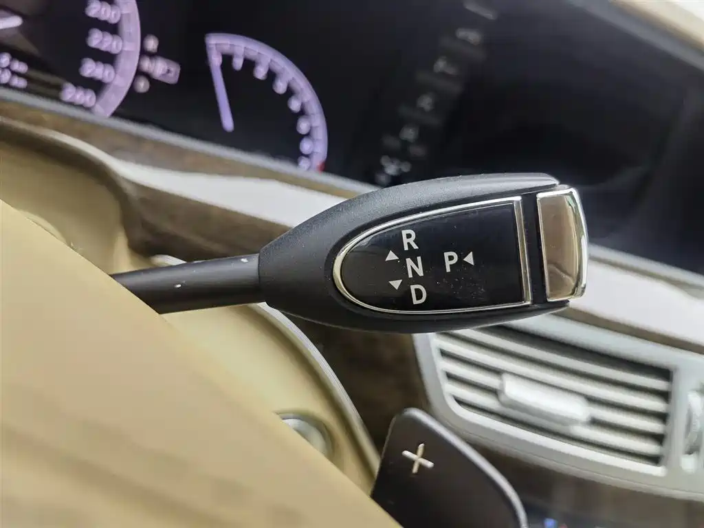 Mercedes-Benz S-Class 2012 S 300 L Premium Grand Edition фото 13