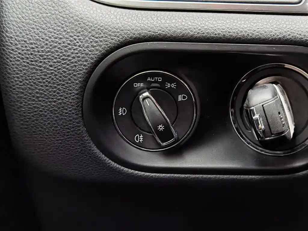 Porsche Macan 2017 Macan 2.0T фото 21