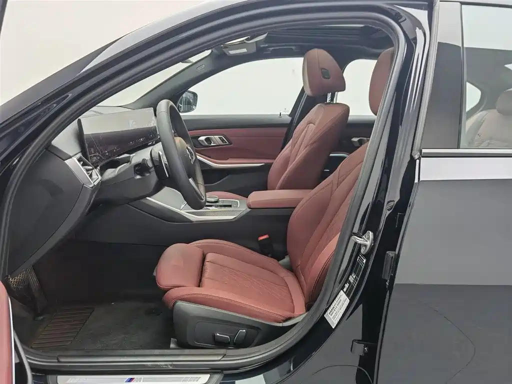 BMW 3 Series 2024 325i M Sport Shadowline Package фото 10