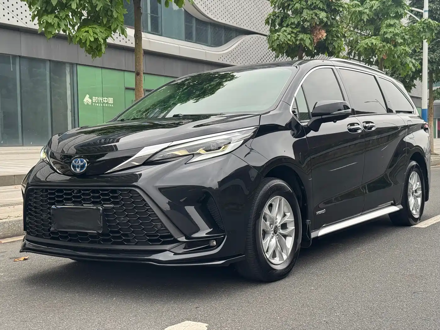 Toyota Granvia 2023 2.5L Hybrid Comfort Edition