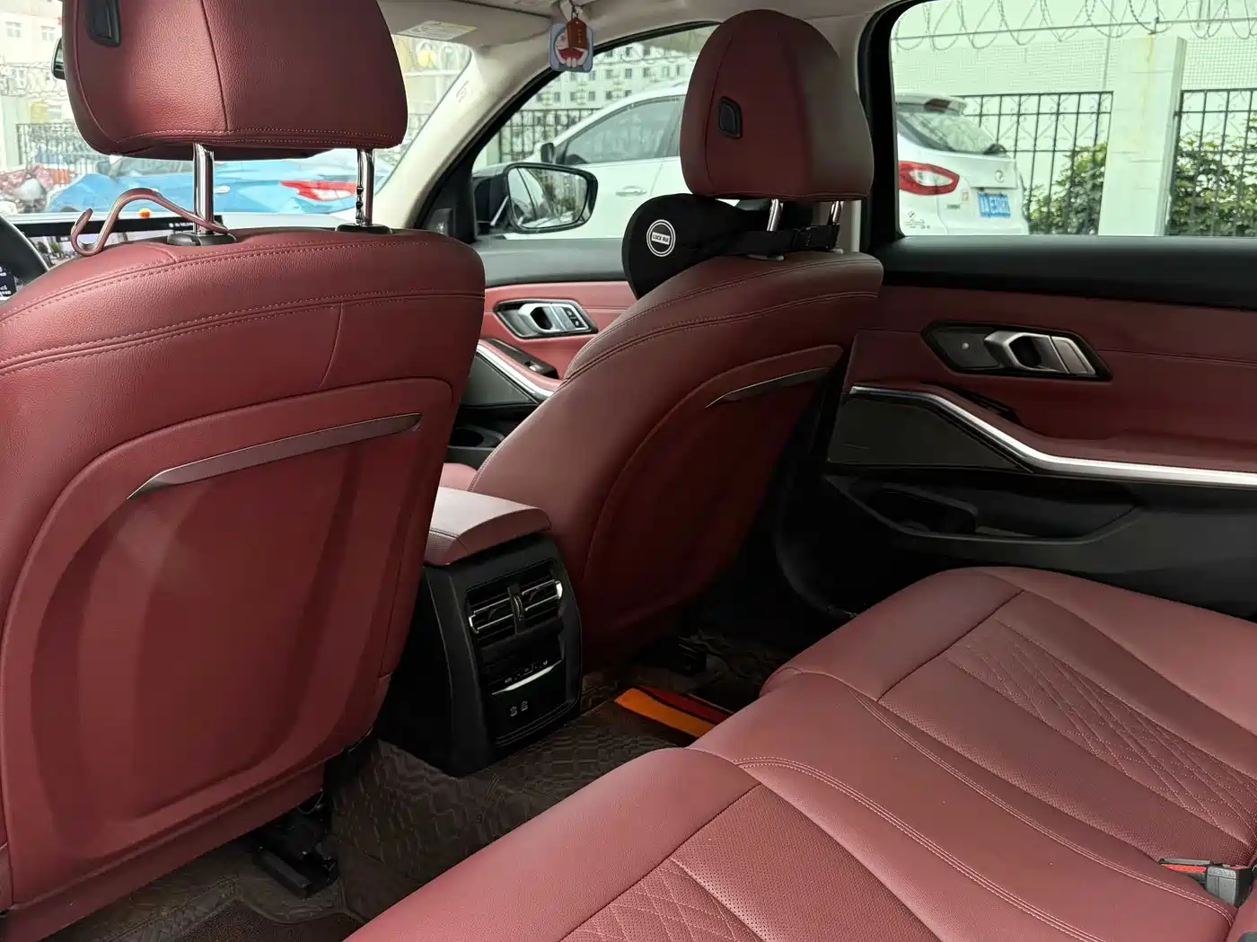 BMW 3 Series 2024 325Li M Sport Shadowline Package фото 5