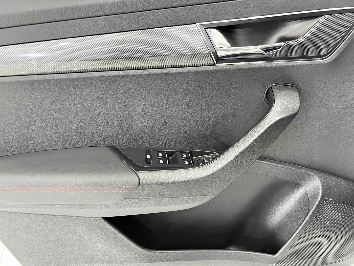 Škoda Karoq 2022 TSI280 Premium Edition фото 9