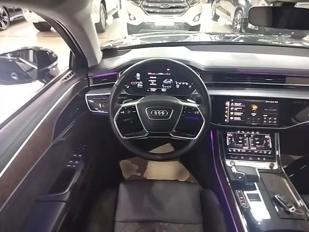 Фото 11 - Audi A8