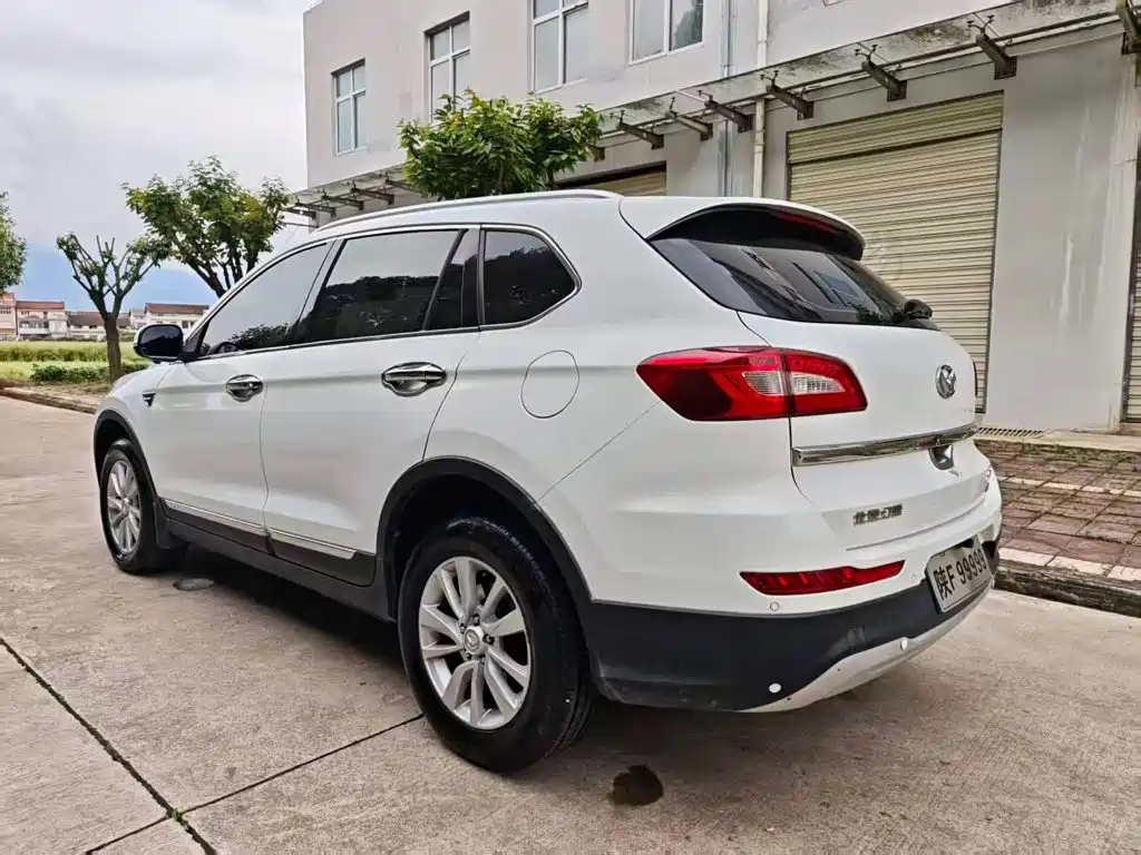 BAIC Huansu S6 2016 2016 1.5T Manual Smart Edition