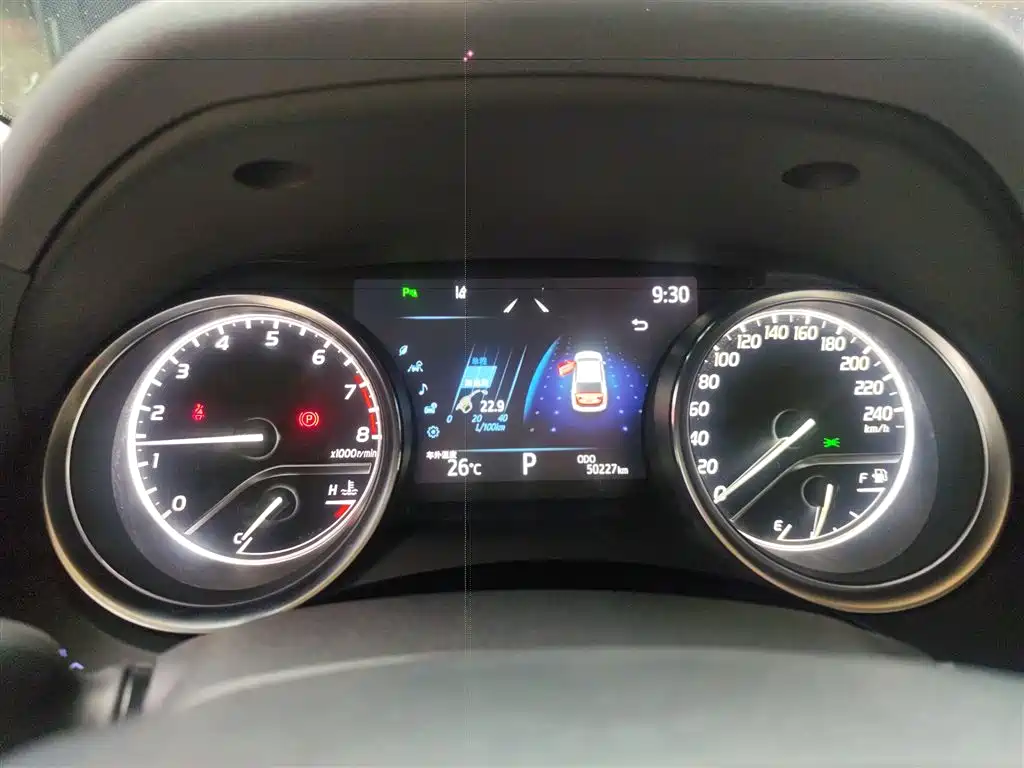 Toyota Camry 2019 2.5G Luxury Edition China VI фото 4