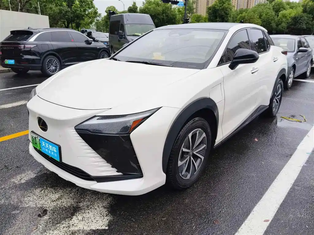 Lexus RZ 2023 450e 4WD Deluxe