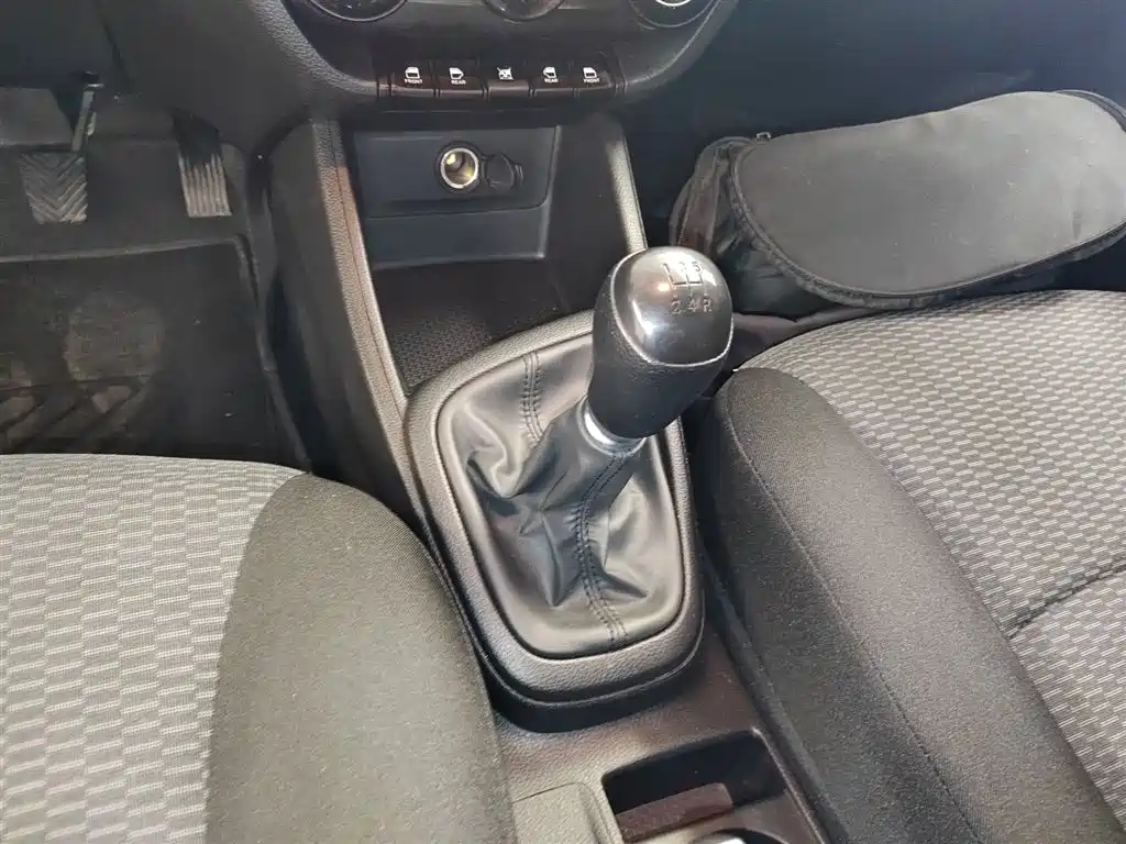 Hyundai Verna 2020 1.4L Manual GL Renewal Edition фото 14