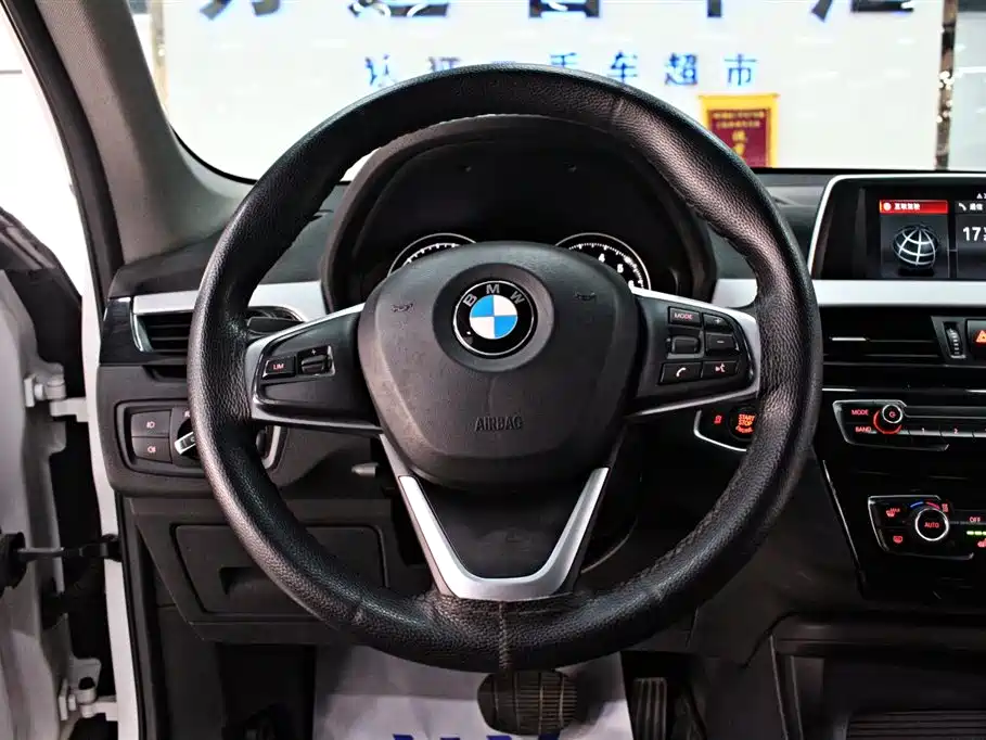 BMW X1 2019 sDrive18Li Fashion Model фото 6