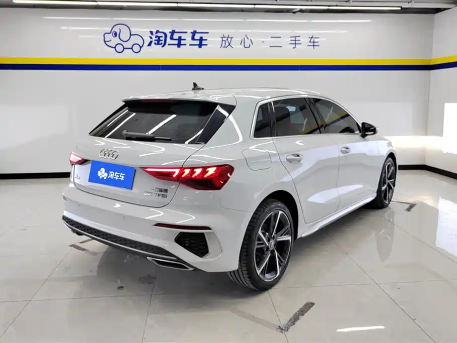 Audi A3 2024 Model Sportback 35 TFSI Fashion Sport фото 3