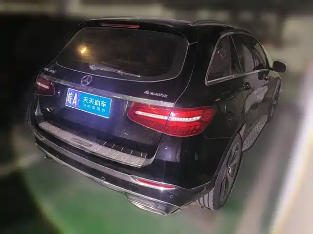 Mercedes-Benz GLC 2016 GLC 300 4MATIC Luxury — фото 2