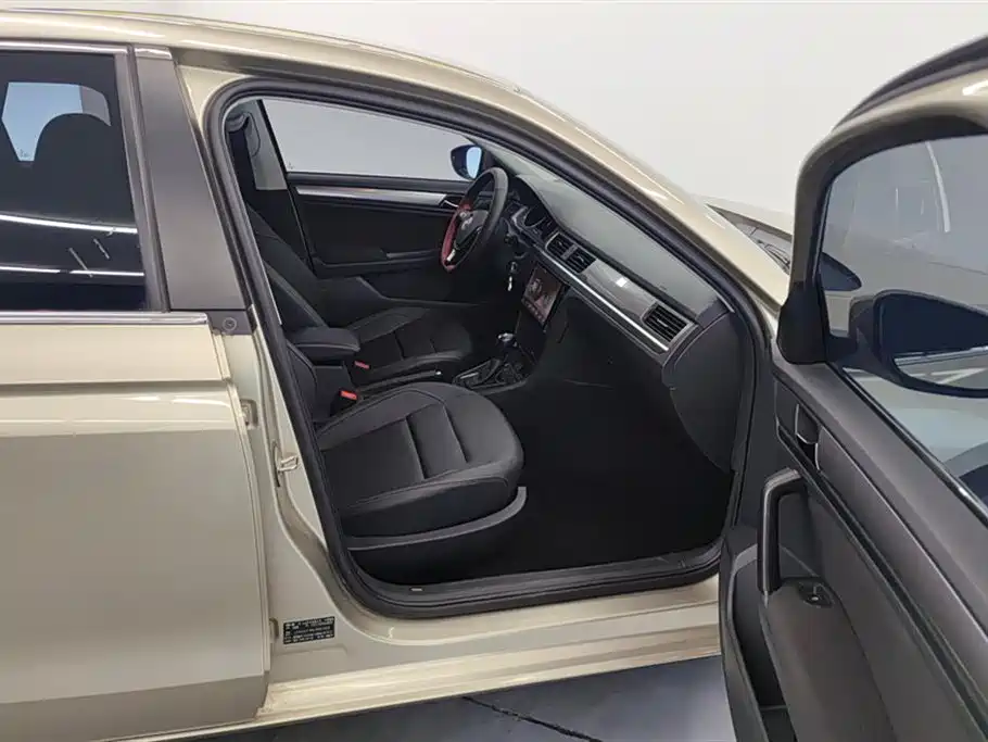 Volkswagen Bora 2018 1.5L Automatic Fashion фото 8