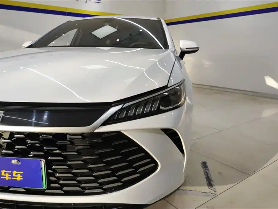 BYD Qin PLUS 2025 DM-i Smart Drive 55KM Leader фото 5