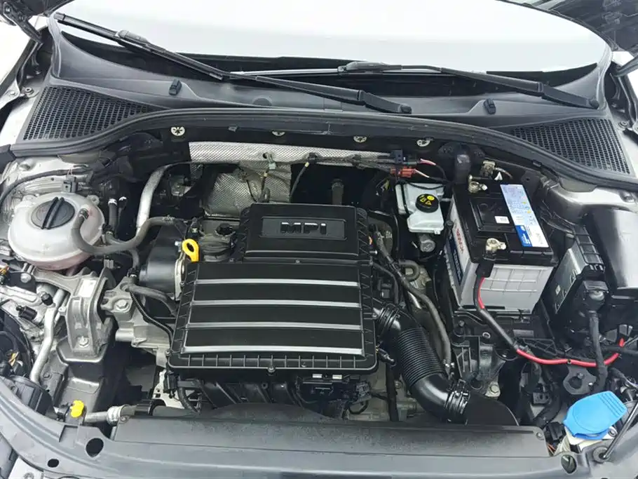 Škoda Octavia 2017 1.6L Automatic Pioneer Edition фото 10