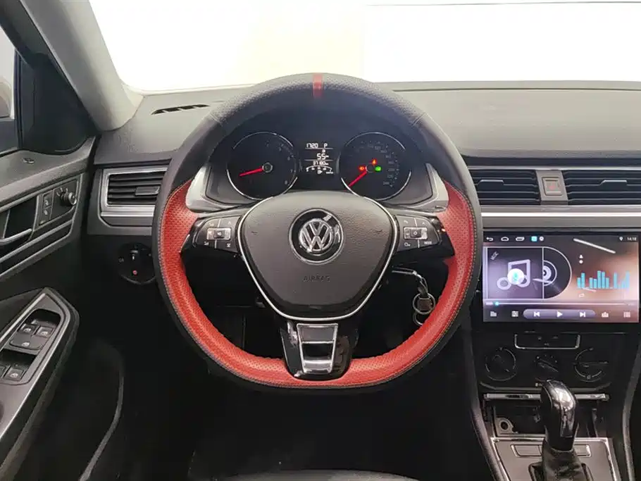 Volkswagen Bora 2018 1.5L Automatic Fashion фото 15