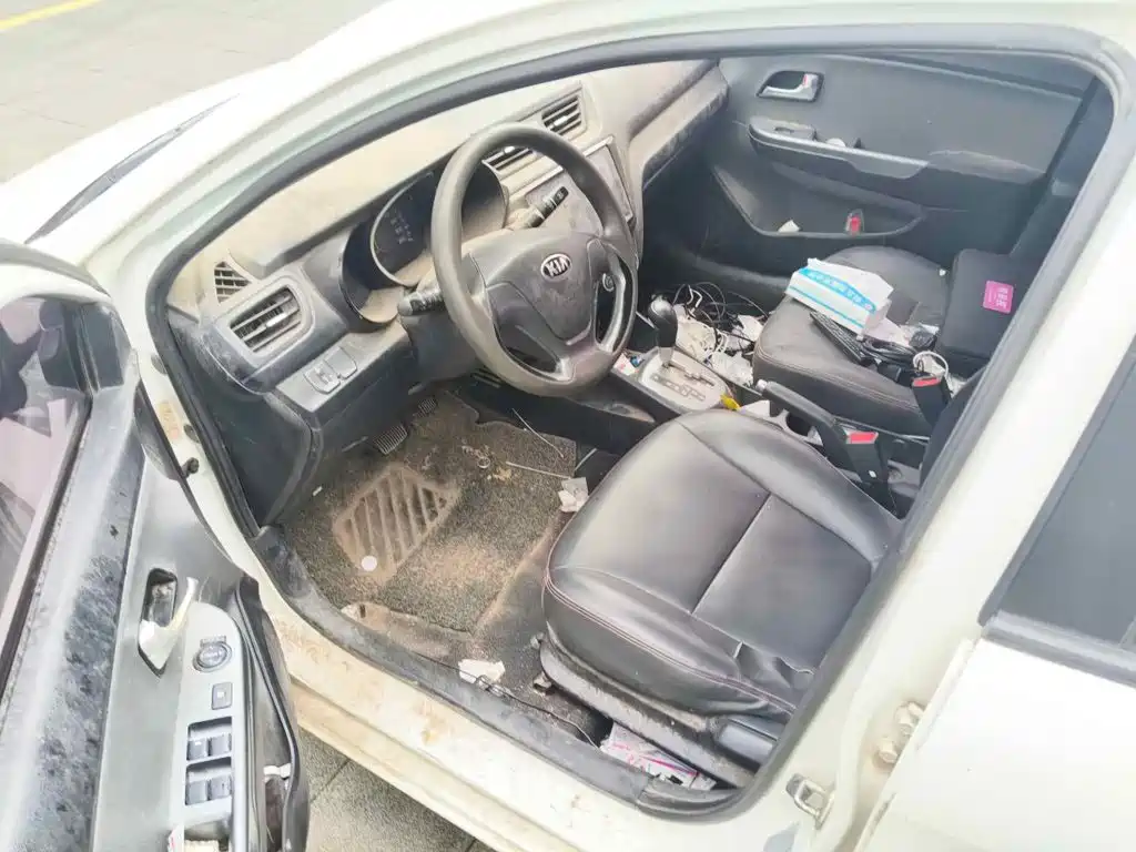 Kia K2 2017 2015 Sedan 1.4L AT GLS