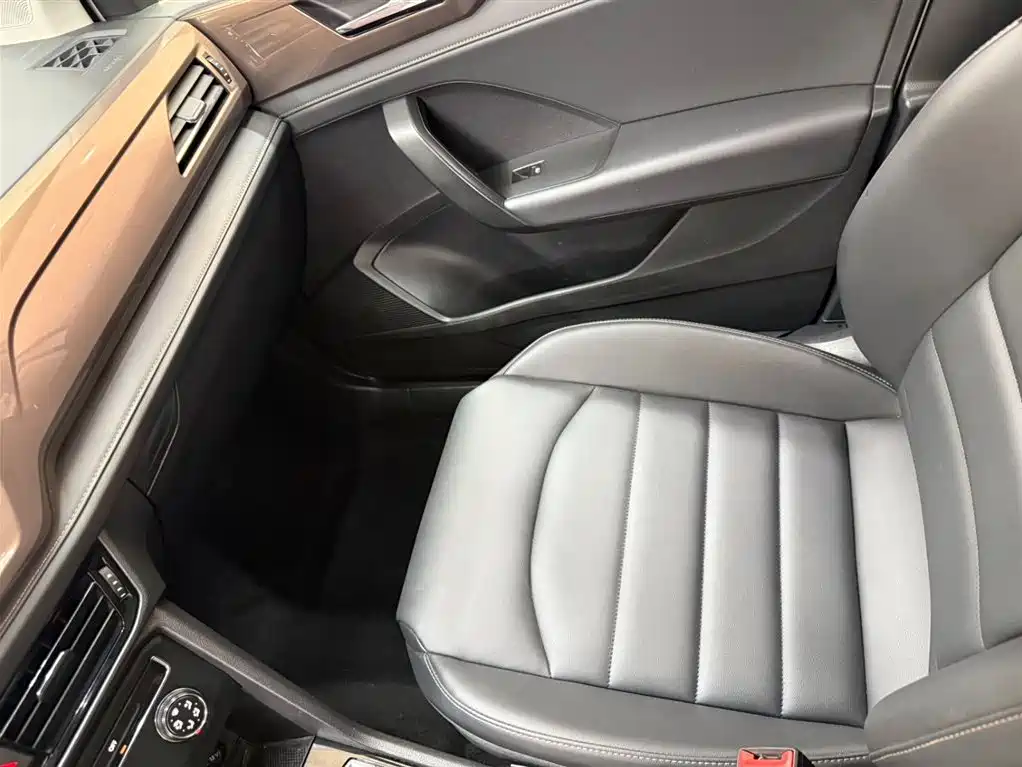 Volkswagen Tharu 2021 Model 280TSI 2WD Comfort Edition фото 13