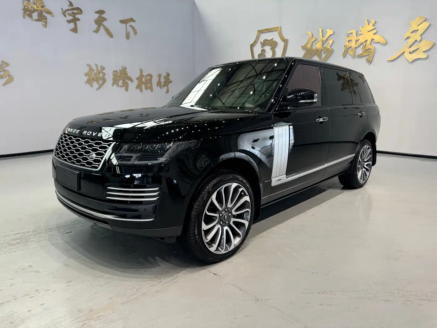 Land Rover Range Rover 2022 3.0 L6 400PS Prestige Genesis Extended Edition фото 2