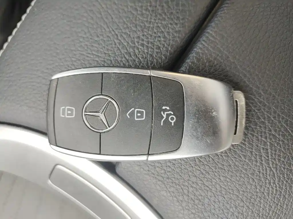MERCEDES-BENZ CLASS C