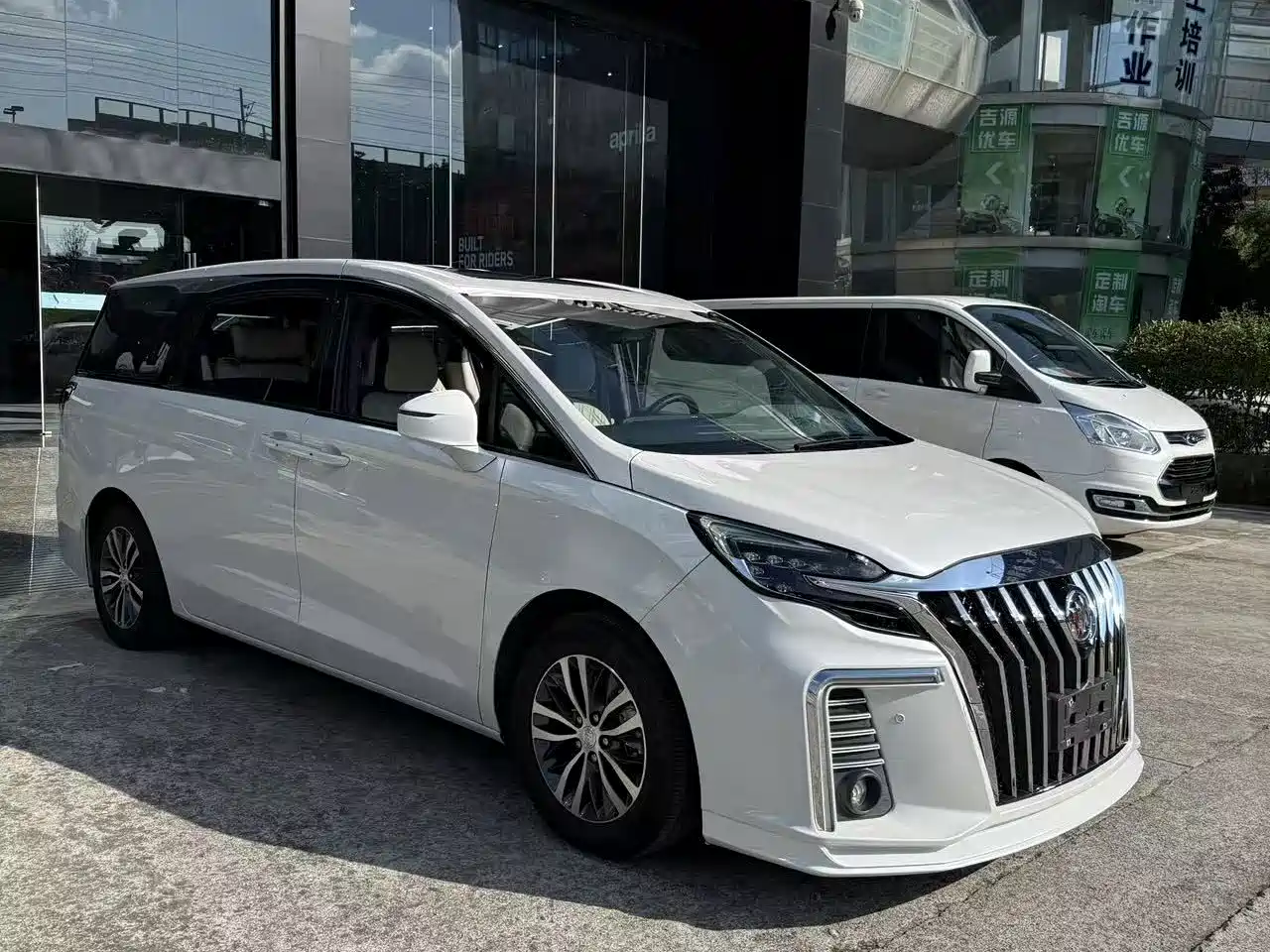 Buick GL8, миниатюра 3
