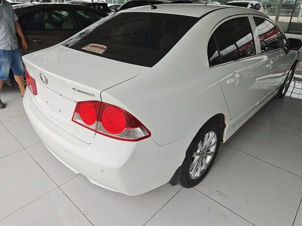 CIIMO CIIMO 2015 2015 1.8L Automatic Comfort Edition