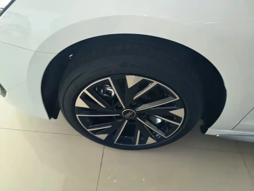 Audi A3 2026 2025 Facelift A3L Limousine 35TFSI Flying Joy Edition