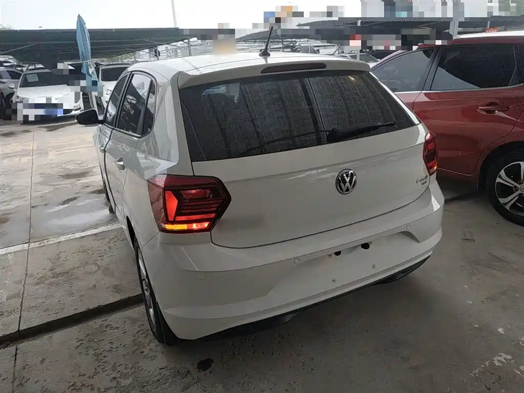 Volkswagen Polo 2019 Plus 1.5L Automatic Panorama Enjoyment Edition фото 5