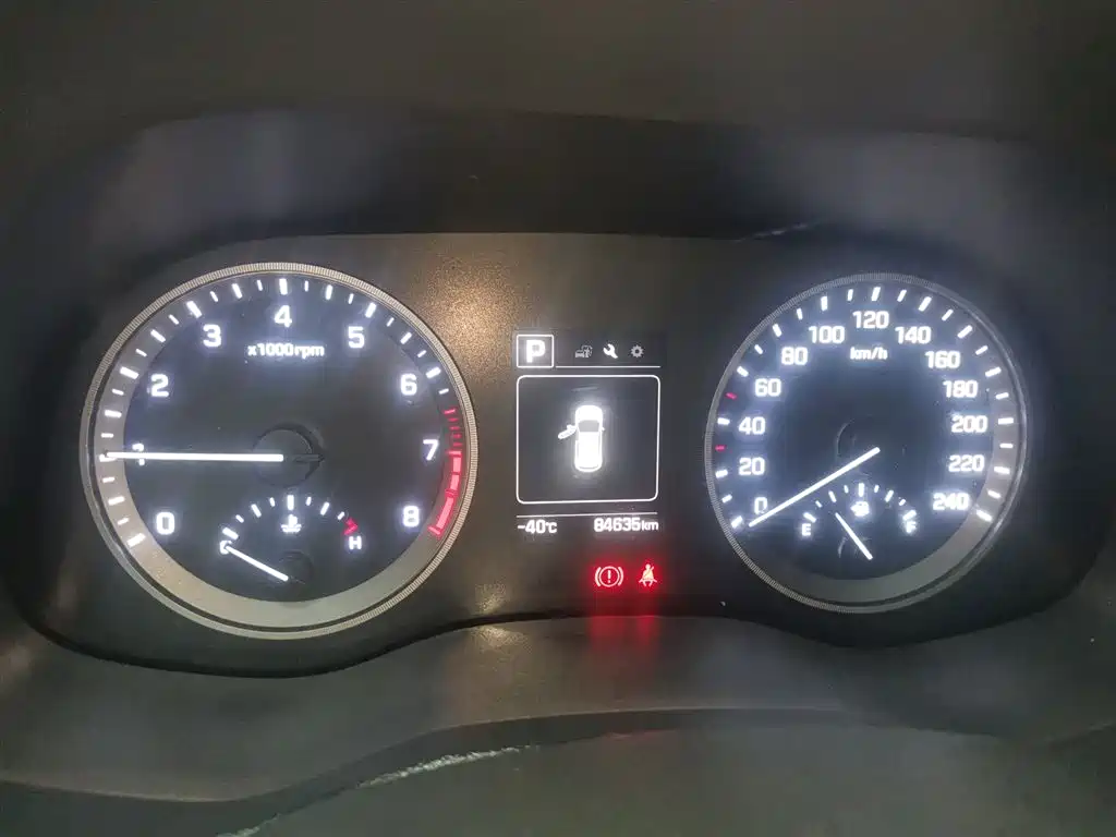 Hyundai Tucson 2018 1.6T DCT 2WD 15th Anniversary Special Edition фото 12