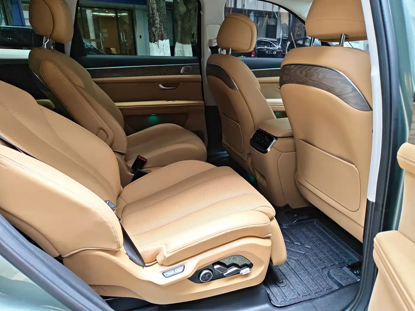 AITO Wenjie AITO M7 2022 1.5T RWD Comfort Edition фото 17