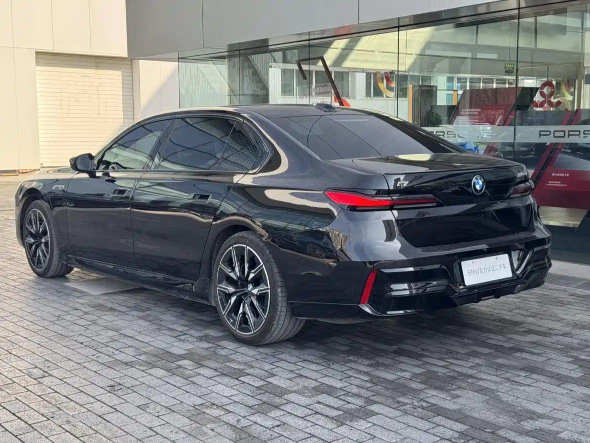 BMW I7 M70L