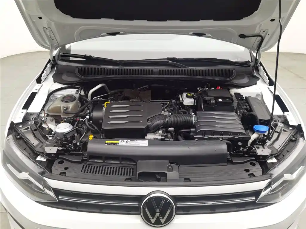 Volkswagen Polo 2023 Facelift Plus 1.5L Auto Joyful Living Edition фото 6