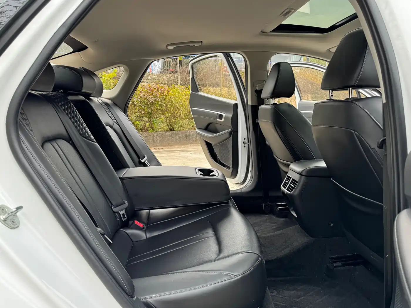 Hyundai Sonata 2020 270TGDi DCT GL Leading Edition фото 14