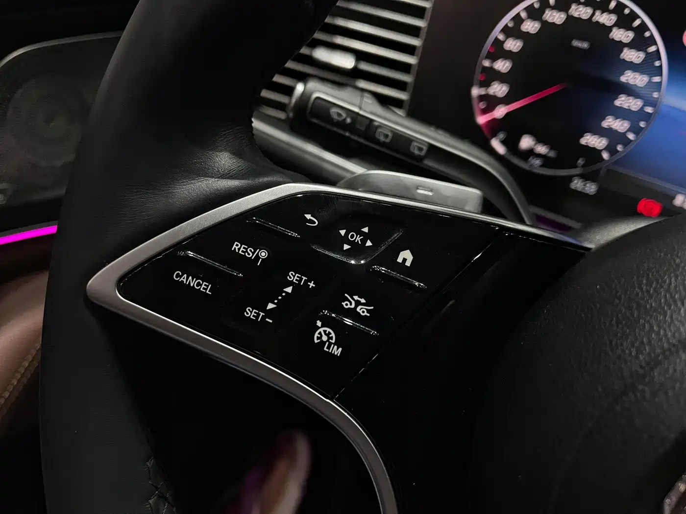 Mercedes-Benz GLE 2024 GLE 450 4MATIC Luxury фото 19