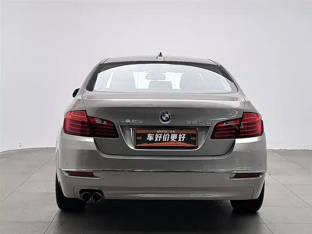 BMW 5 Series 2017 520Li Classic Edition фото 4