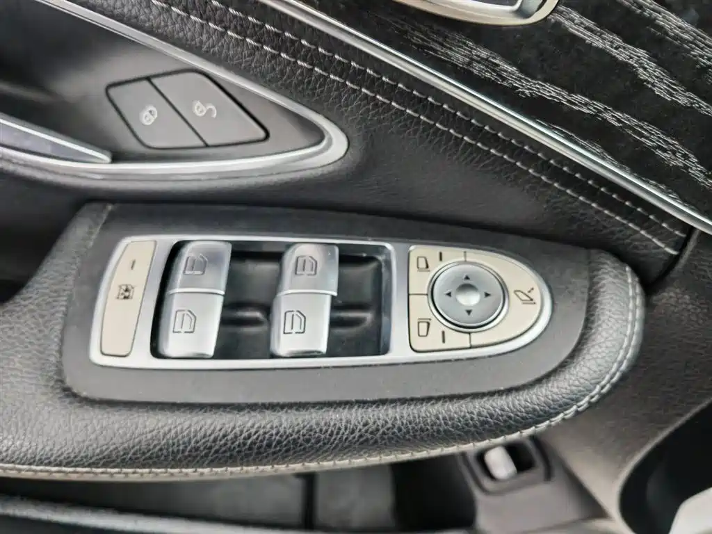 Mercedes-Benz C-Class 2018 C 180 L Fashion Sport Edition фото 9
