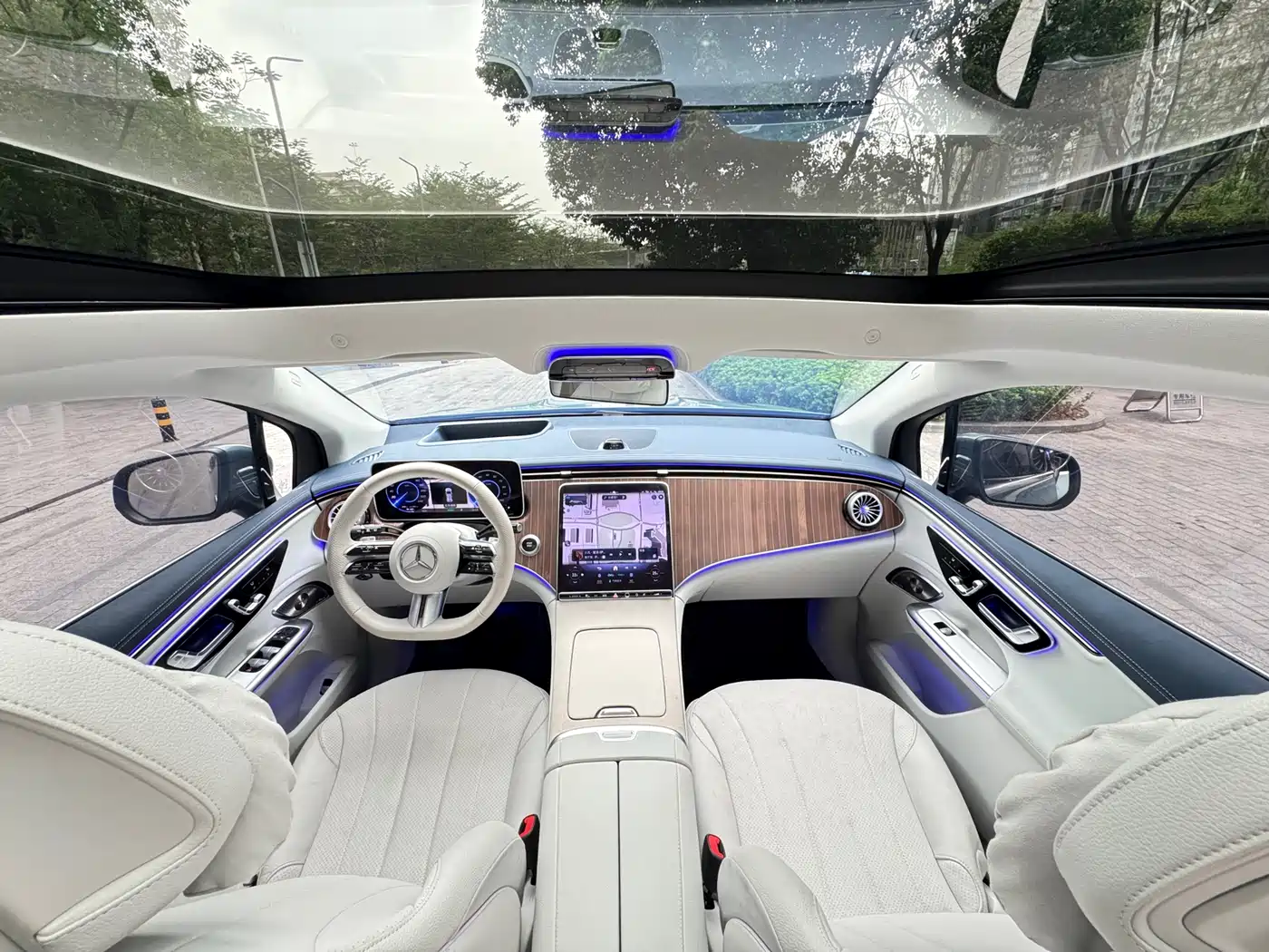 MERCEDES-BENZ EQE SUV