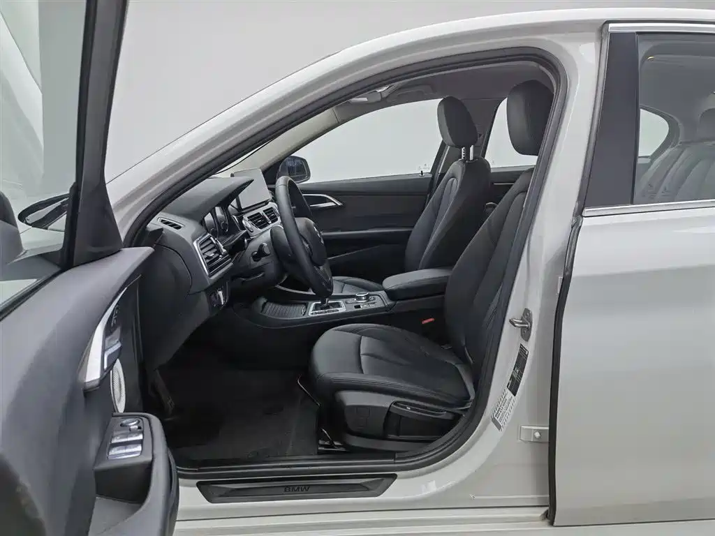 BMW 1 Series 2021 Facelift 120i M Sport фото 10