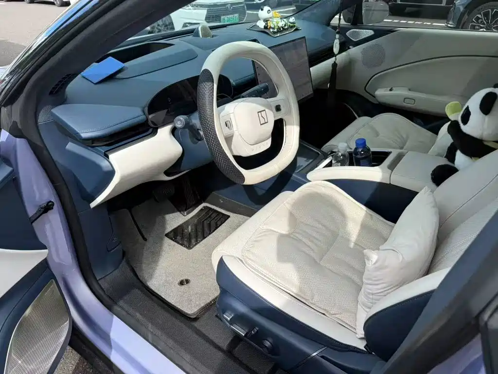 2025 ZEEKR 007