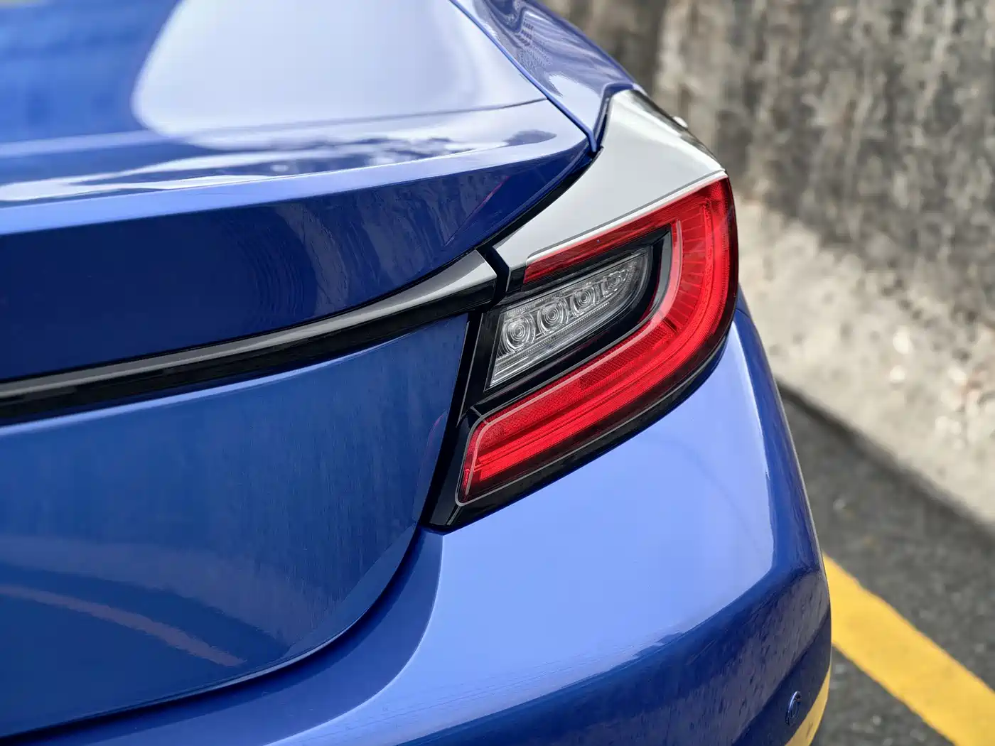 Subaru BRZ 2022 2.4L Manual фото 6