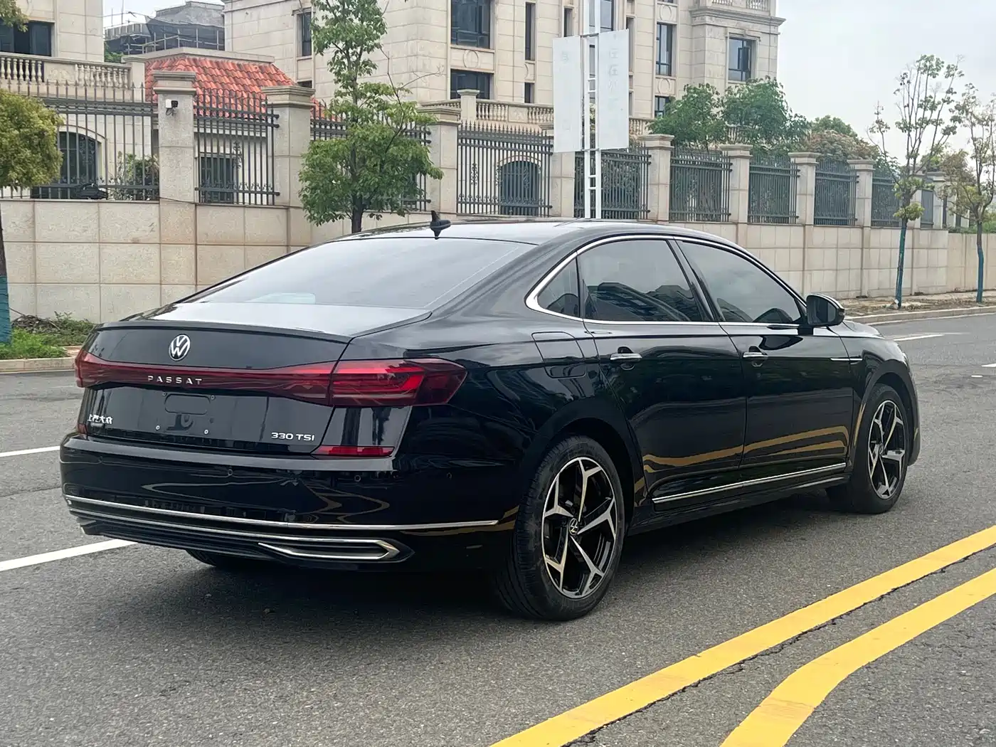 VOLKSWAGEN PASSAT
