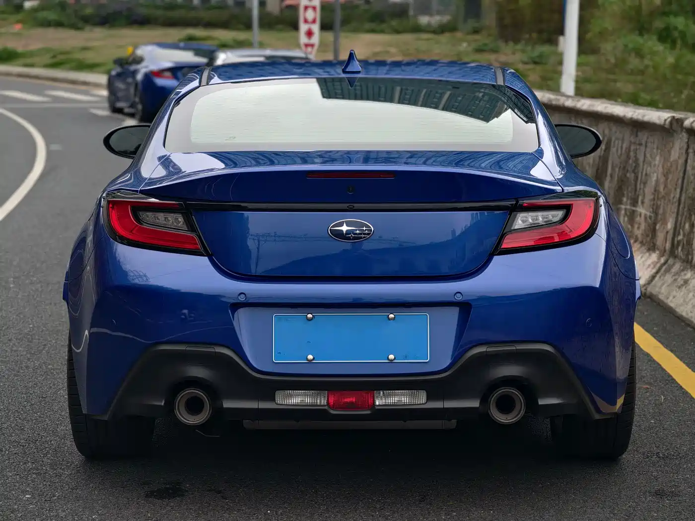 Subaru BRZ 2022 2.4L Manual фото 5