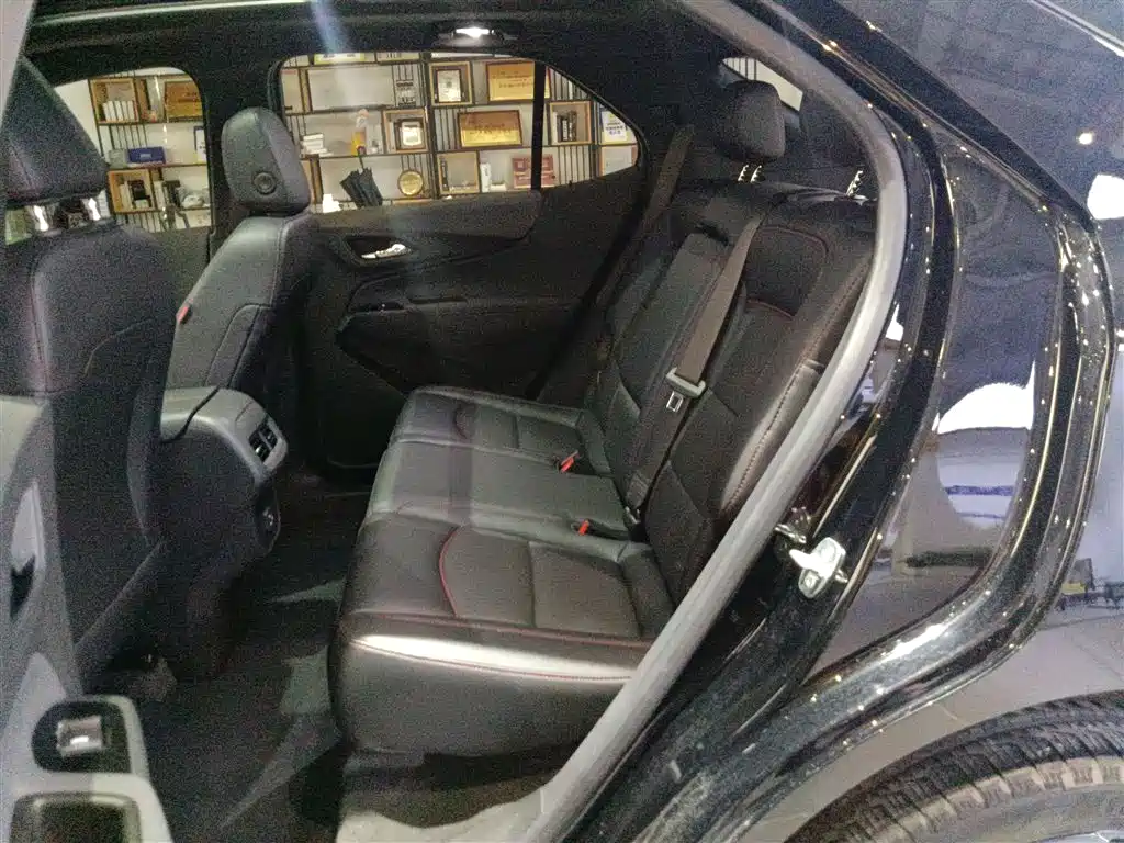 Chevrolet Equinox 2022 Mild Hybrid 550T RS 4WD Intelligent Expansion Edition фото 17