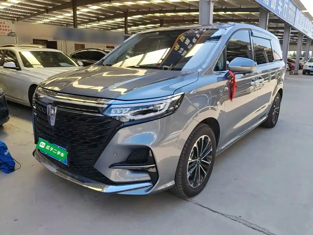Фото 2 - Roewe iMAX8
