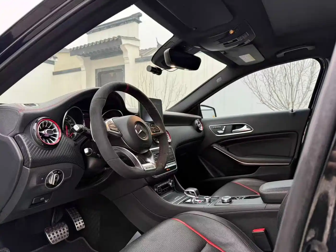 Mercedes-Benz GLA AMG 2017 Model AMG GLA 45 4MATIC Night Thunder Limited Edition фото 4